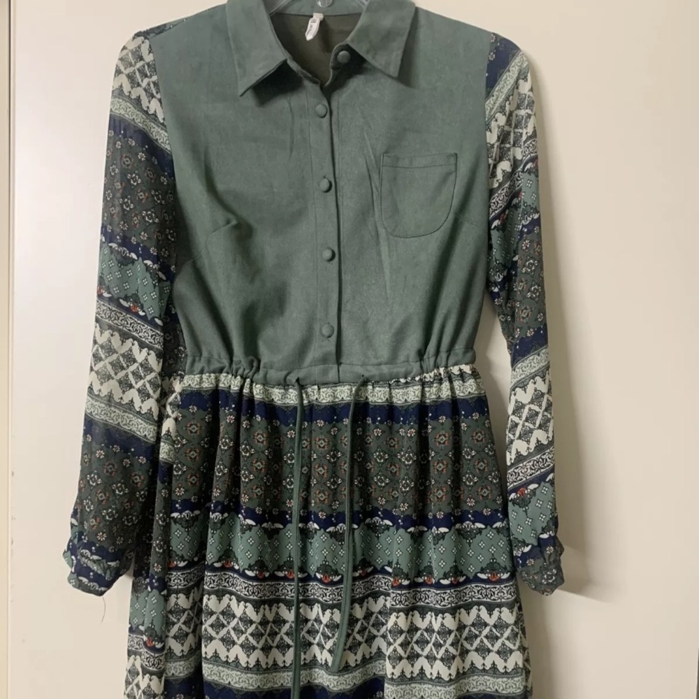 Long Sleeve Fit & Flare Dress Green Floral S Lined Button Down Ties Waist Collar